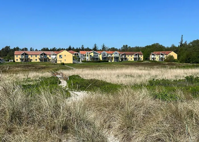 Colourful Flat Near And Nature * Hals